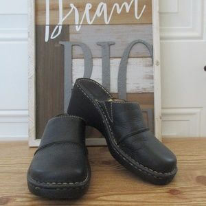 Beautiful Black Slip-On Comfort Clogs Sz 8M